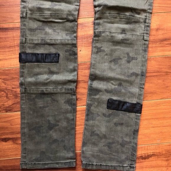 Blank NYC - Skinny Camo Jeans. New condition. - Picture 3 of 6